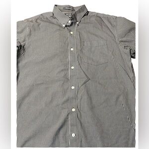 VGUC Eddie Bauer button down shirt. Size Large  122M
